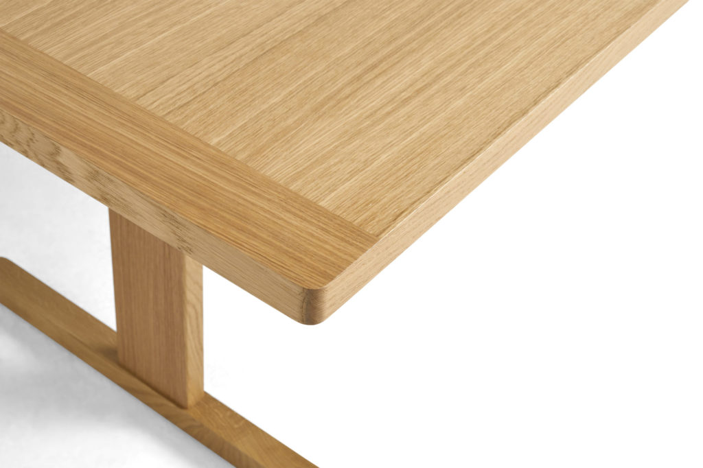 Une image en gros plan d’une table Passerelle.