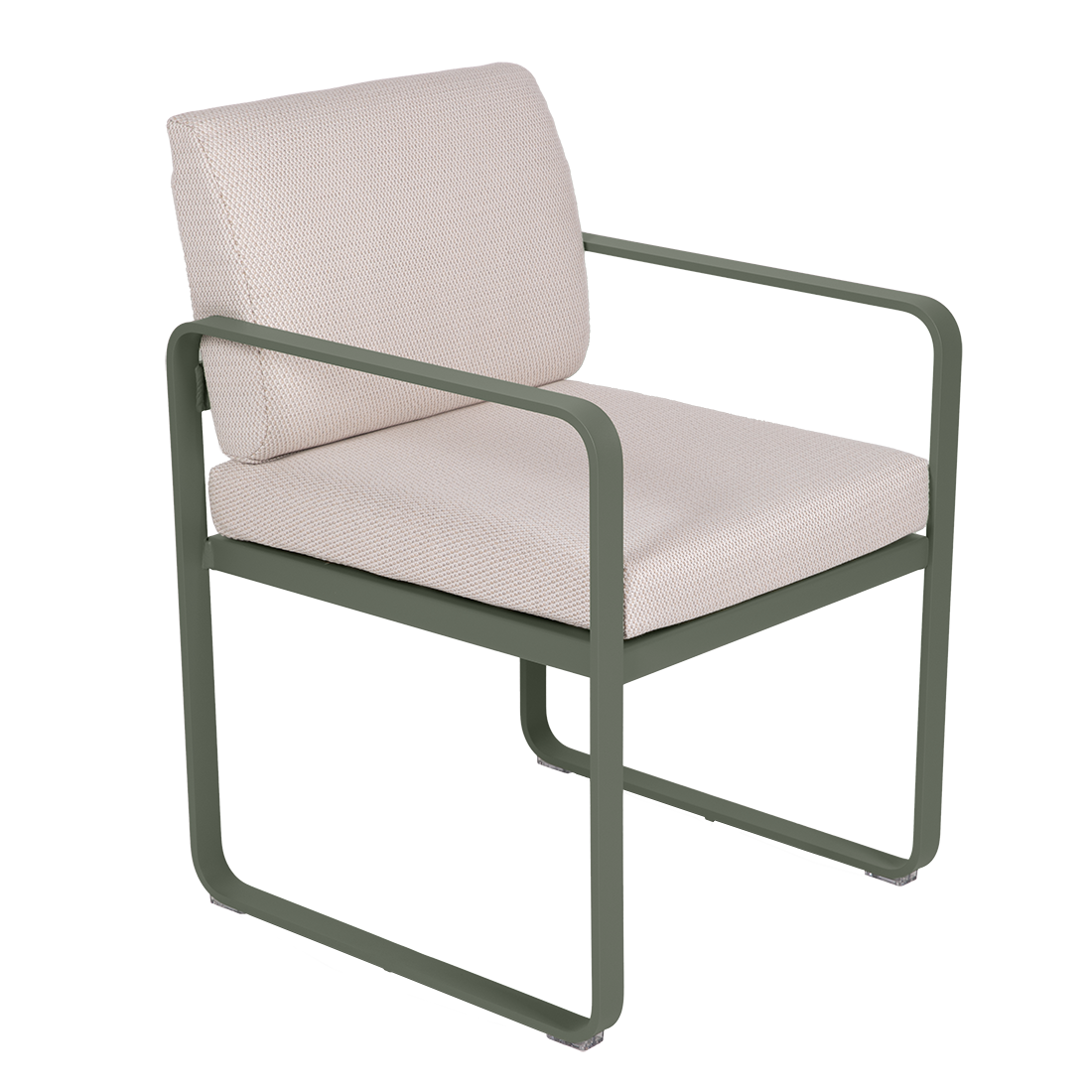 Le Fauteuil de repas Bellevie est un fauteuil moderne avec une structure en métal vert, des côtés ouverts et une assise et un dossier rembourrés beige clair.