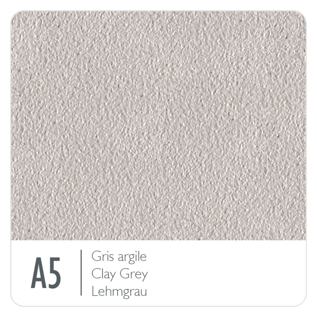 Un carreau gris avec le mot "a" dessus, en coton blanc.