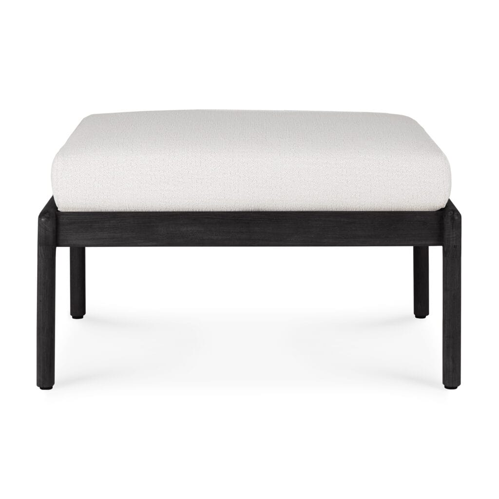 Un pouf noir et blanc avec un coussin blanc, parfait pour un Canapé Jack 3 places moderne, teck noir.