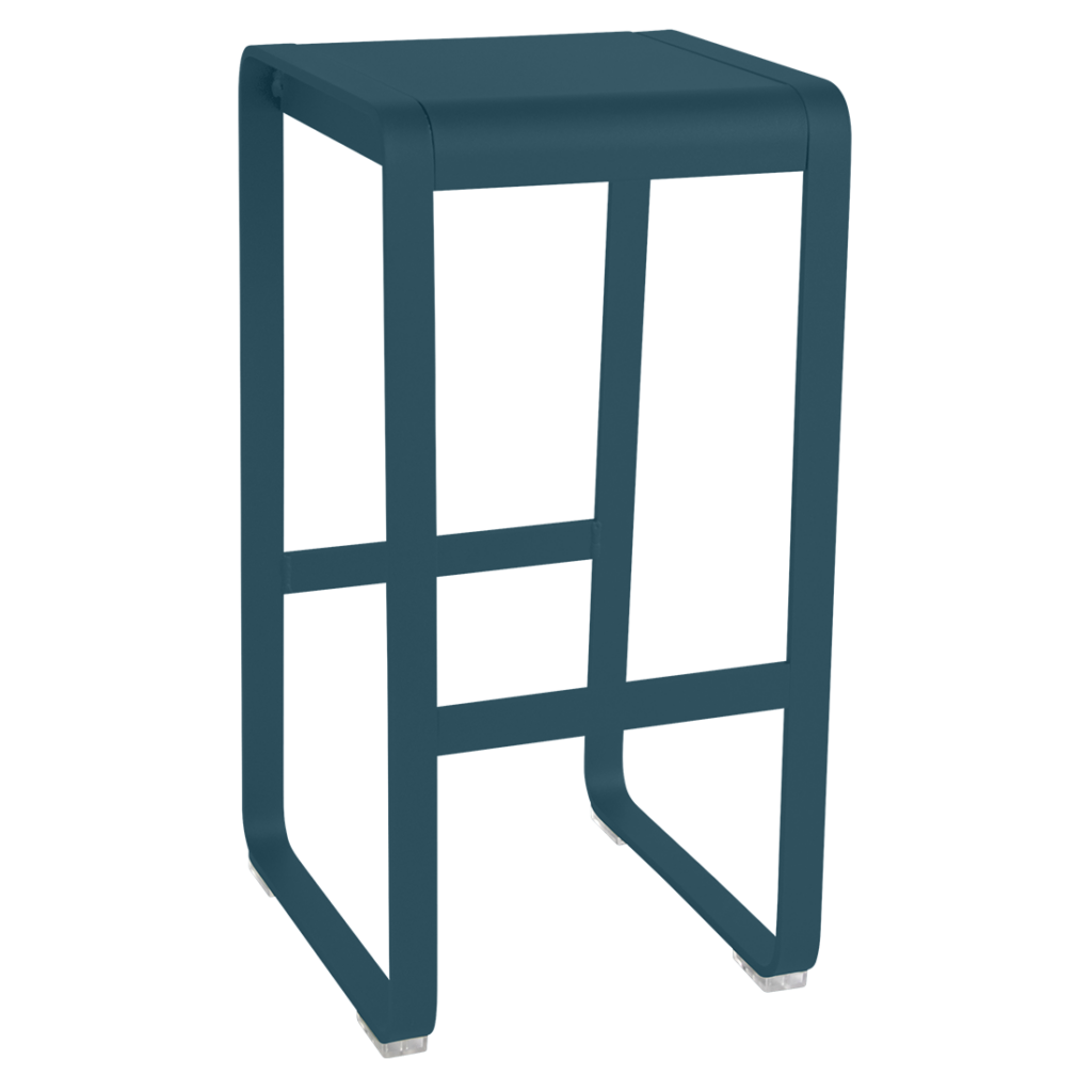 Un Tabouret haut Bellevie bleu sur fond blanc, conçu dans l'esthétique Bellevie.