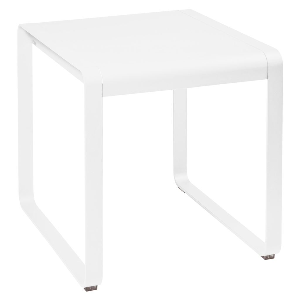 Une table d'appoint en métal blanc sur fond blanc avec les mots clés "Blanc coton".