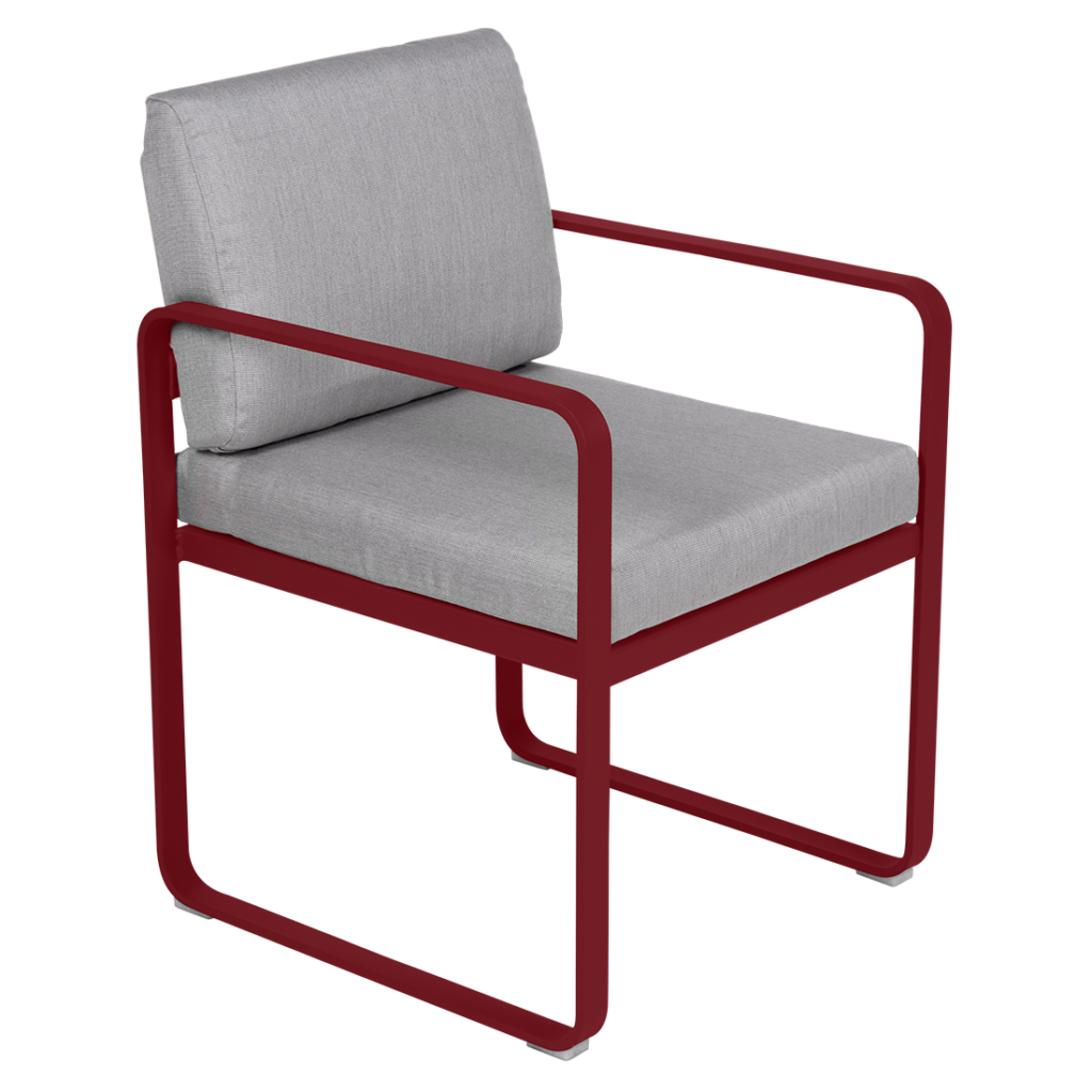 Un Fauteuil de repas Bellevie avec une structure rouge et un coussin gris.