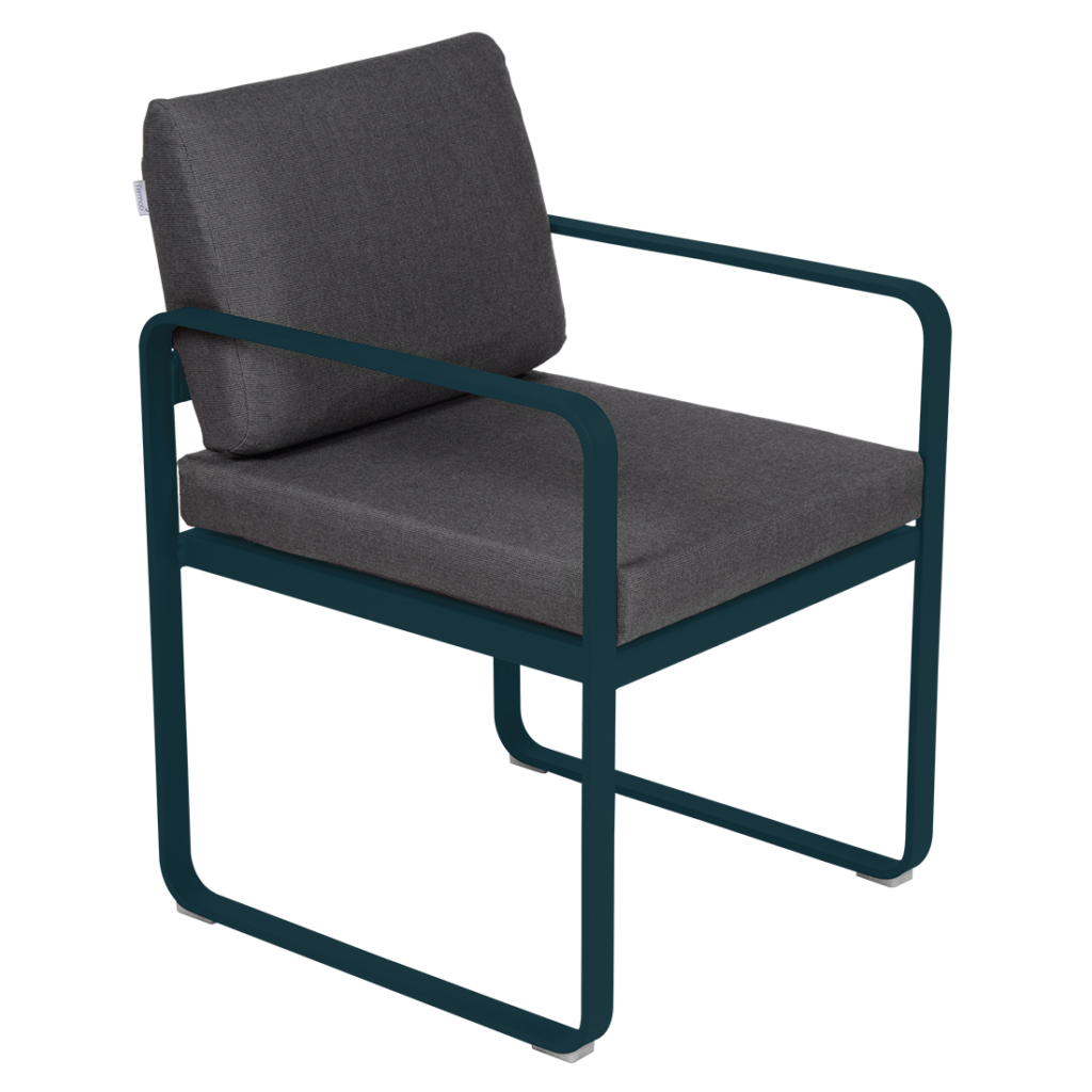 Une chaise Fauteuil de repas Bellevie avec une structure noire et un coussin gris.