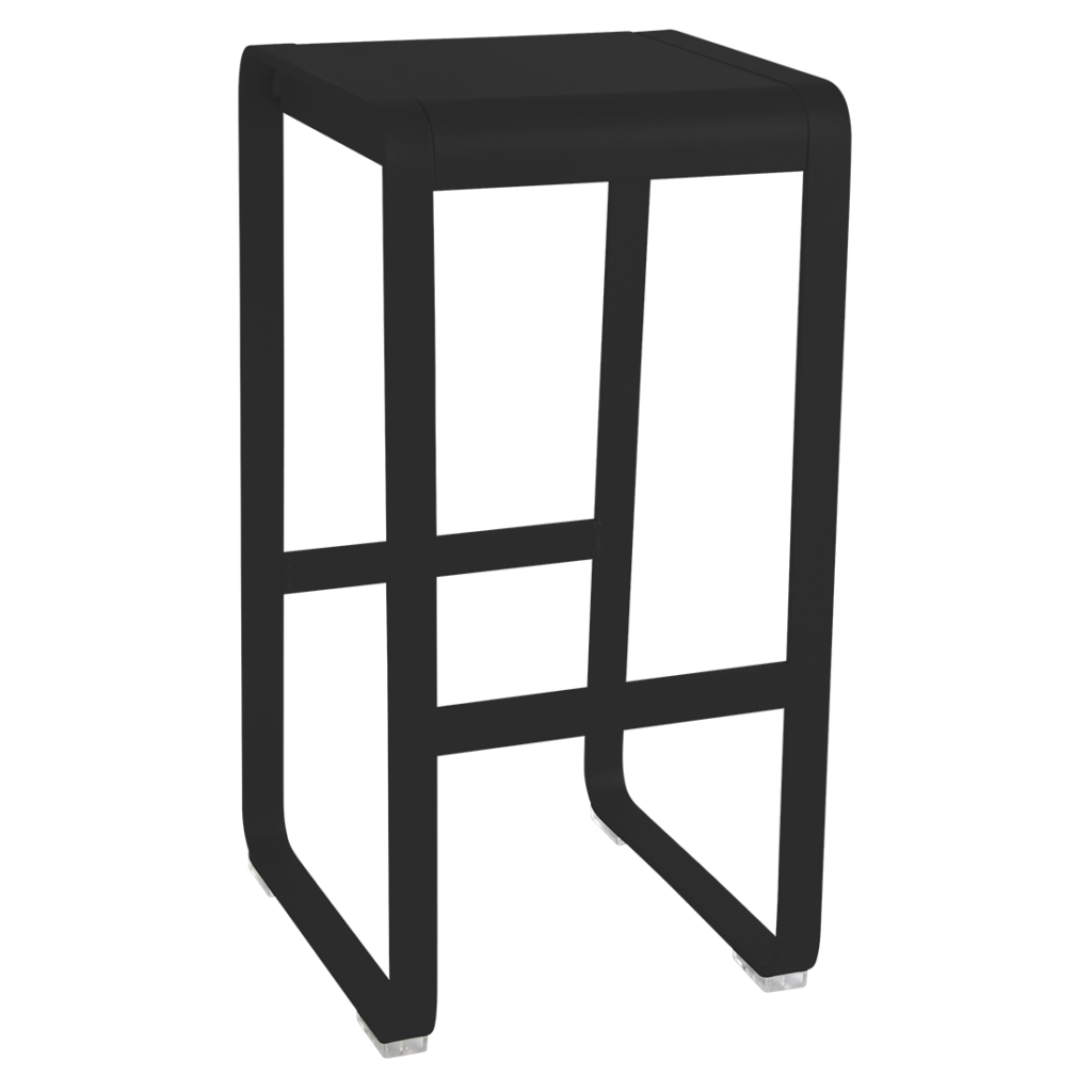Un tabouret de bar Tabouret haut Bellevie noir sur fond blanc.