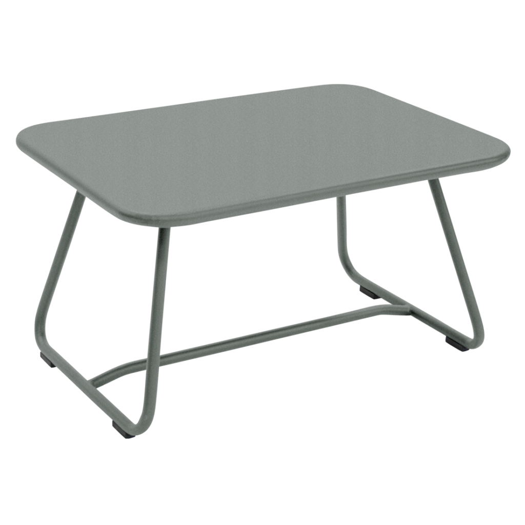 Une table basse gris lapilli avec un cadre en métal.
Mots-clés : table basse, gris lapilli