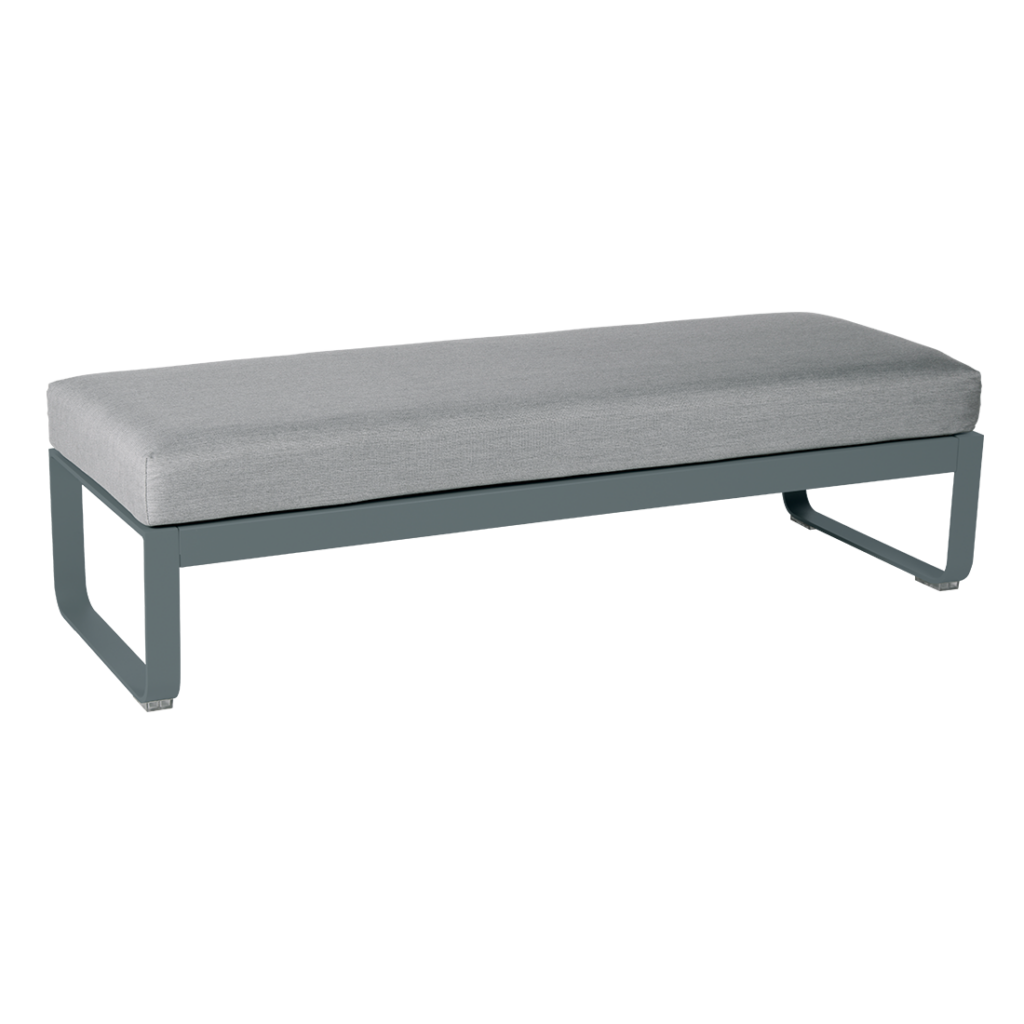 Un banc Banquette Bellevie 2 places gris avec un coussin gris.