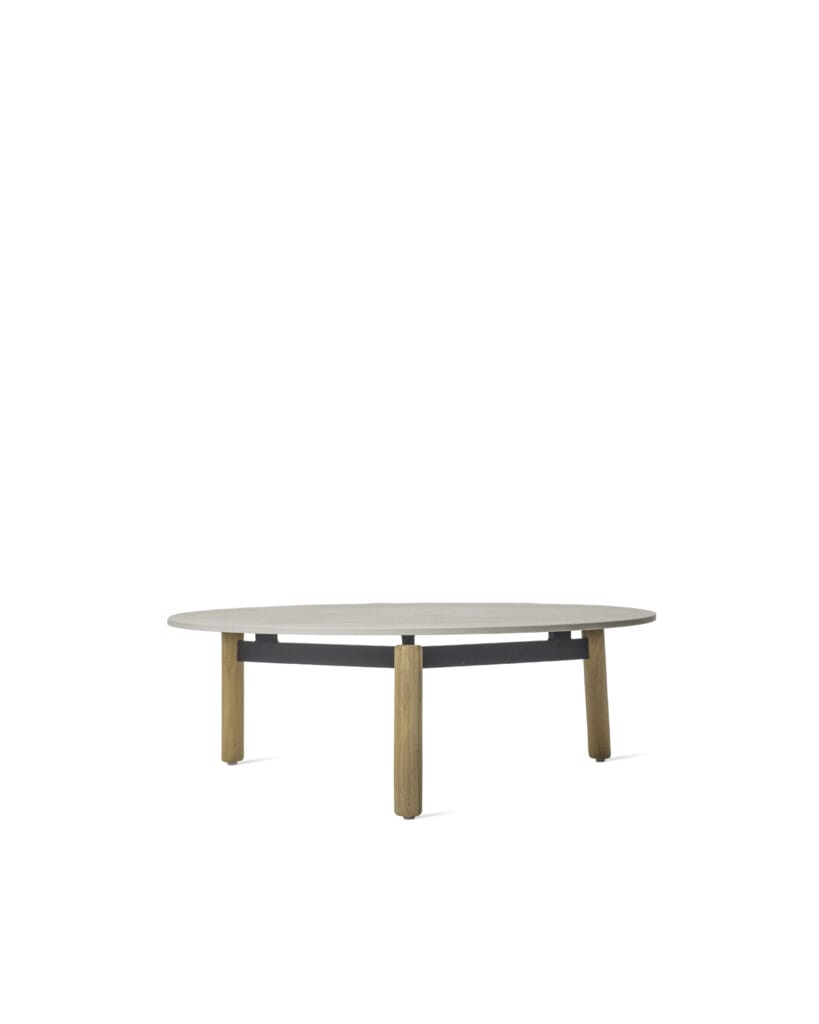 Une table basse Table d'appoint Lento blanche avec pieds en bois sur fond blanc.