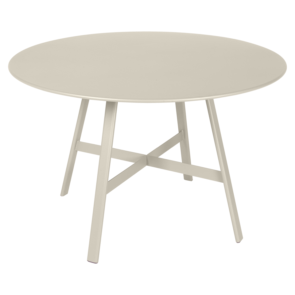 Une Table So'O, diam 117cm avec un plateau blanc.