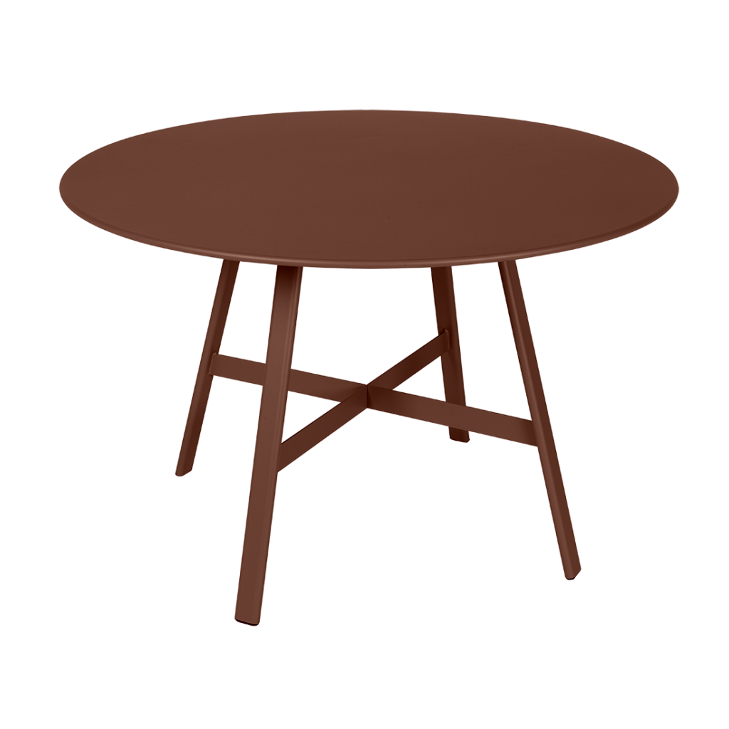 Une Table So'O ronde marron, mesurant 117 cm de diamètre, avec un piètement en métal.