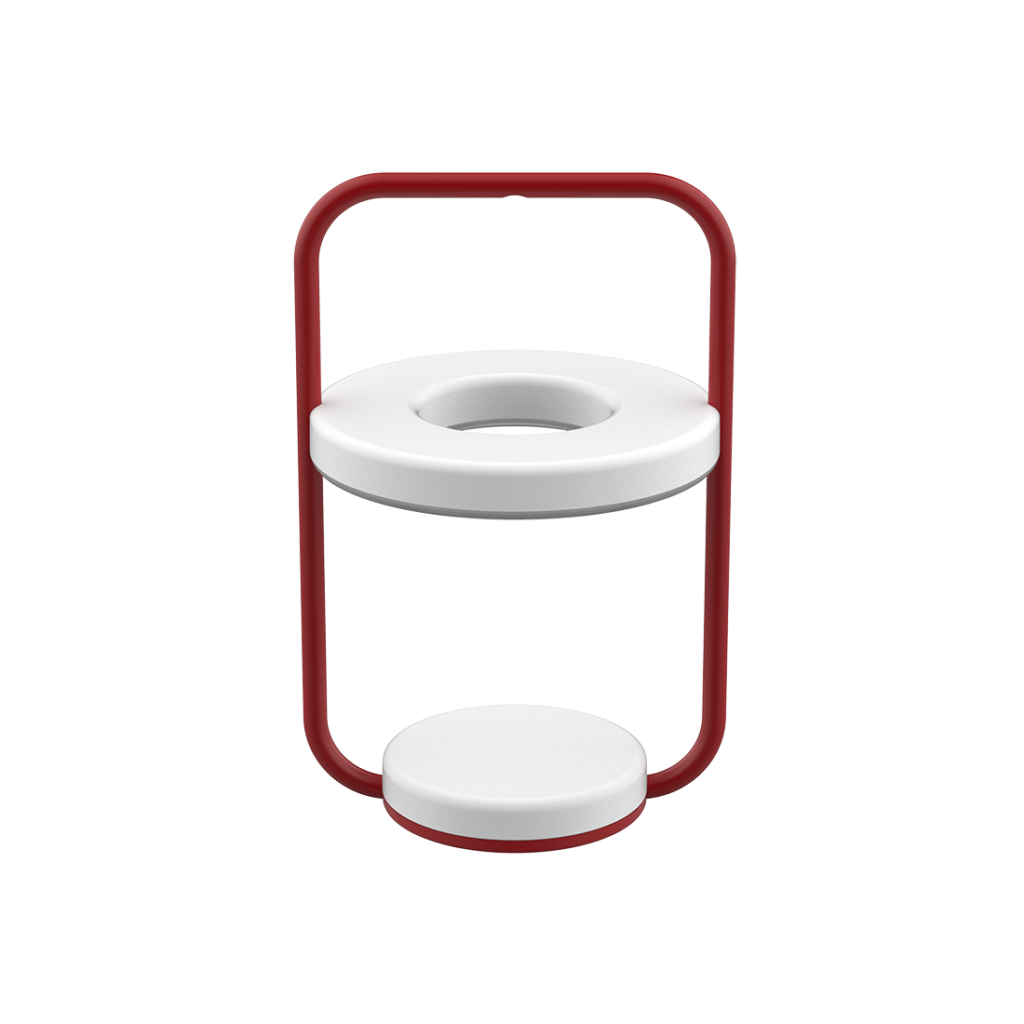 Toilettes de camping blanches portables avec cadre rouge, isolées sur fond blanc.
