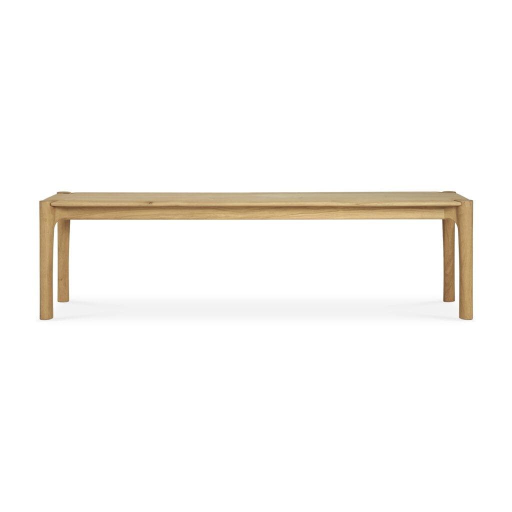 Un banc en bois avec une longue jambe en bois sur fond blanc.
Mots-clés : Chêne naturel