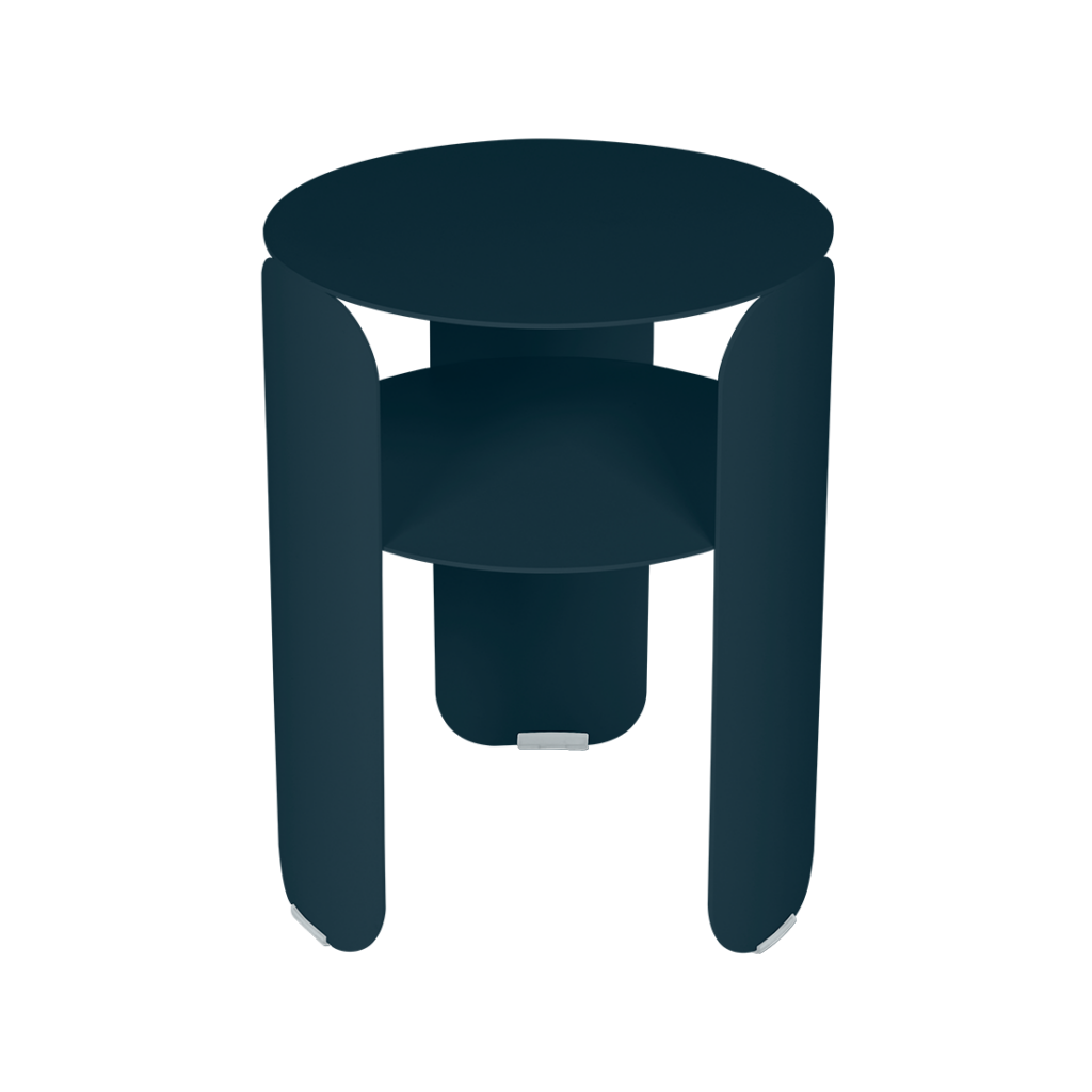 Graphique abstrait représentant une entrée ou un portail sombre et stylisé avec une arche centrale proéminente et des détails minimalistes, rappelant l'esthétique Bebop.