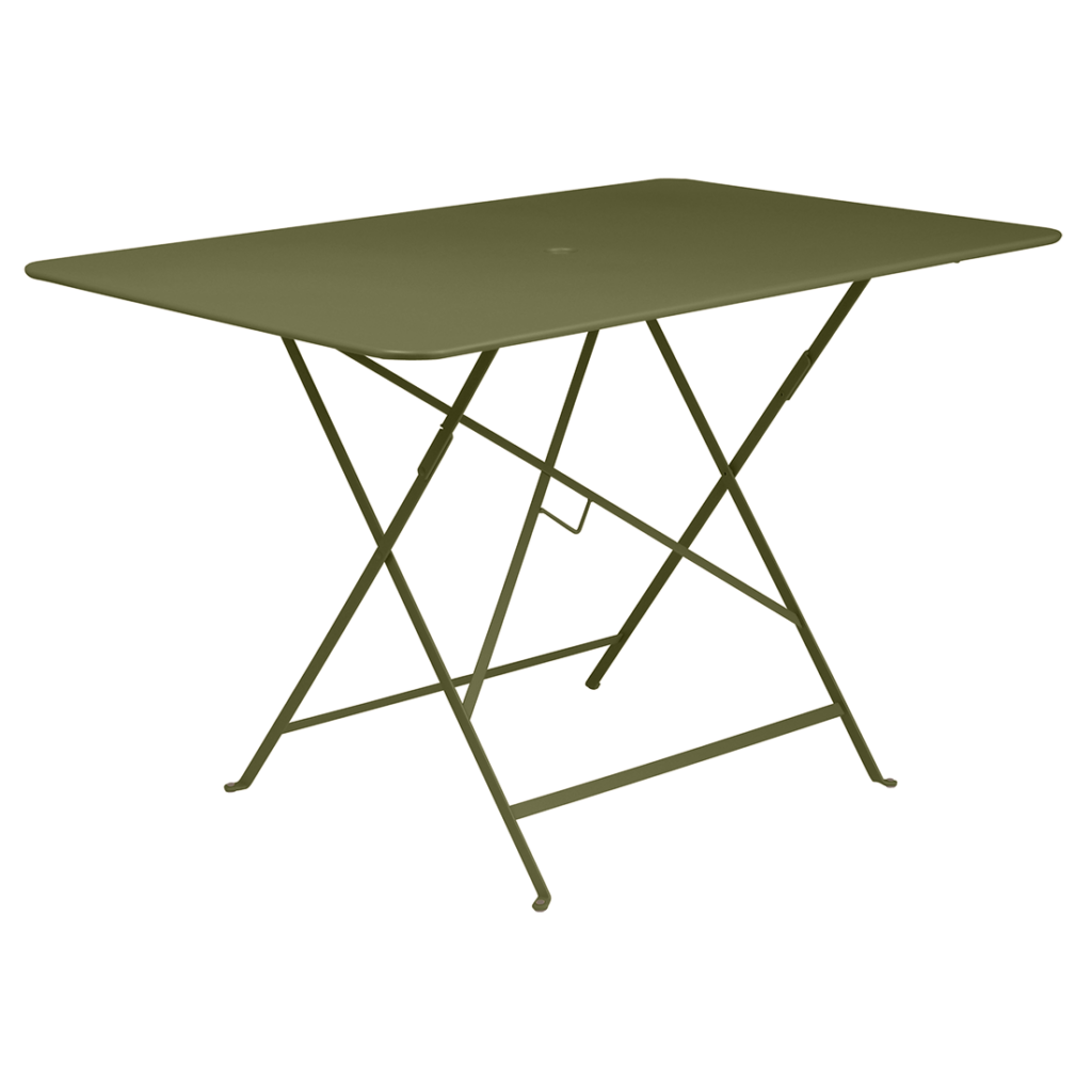Une table rectangulaire verte sur fond beige.
