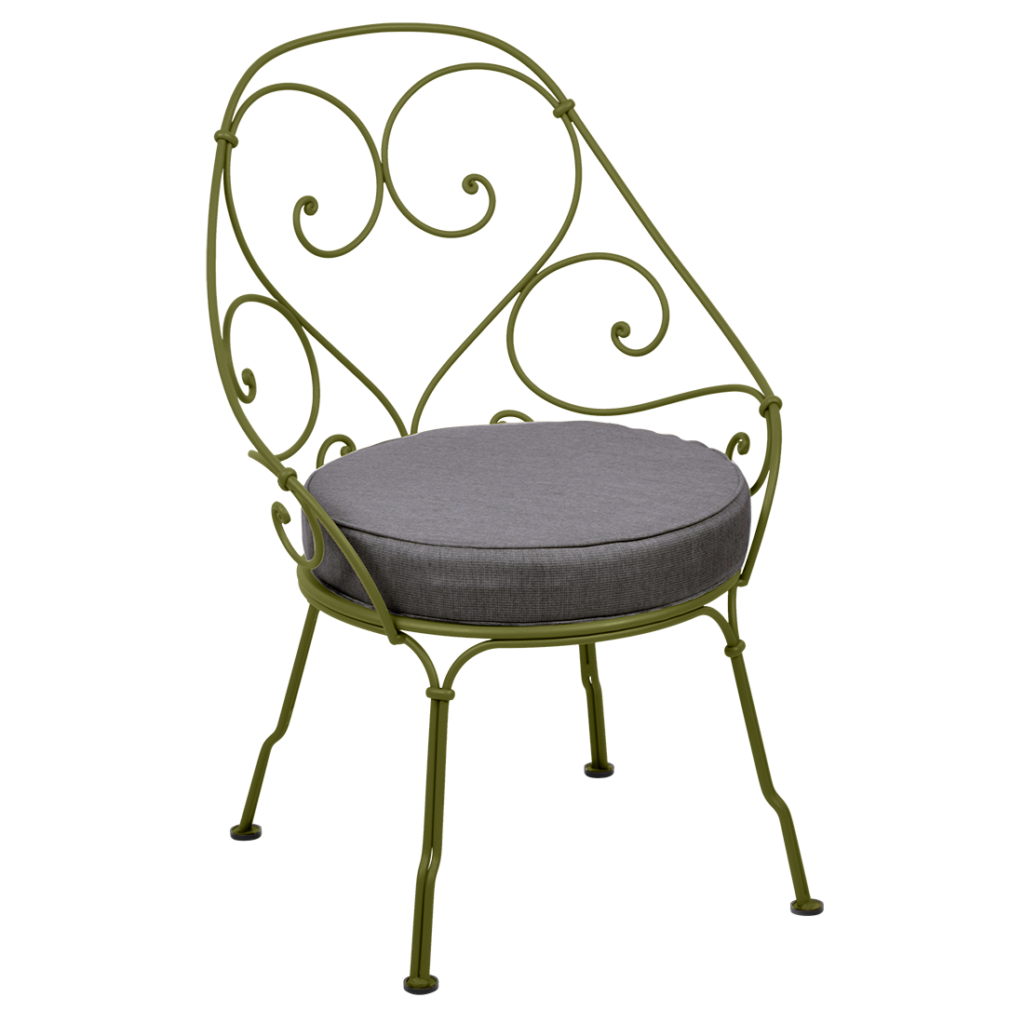 Cette chaise Fauteuil Cabriolet vintage présente une structure en fer forgé vert et un coussin gris moelleux.