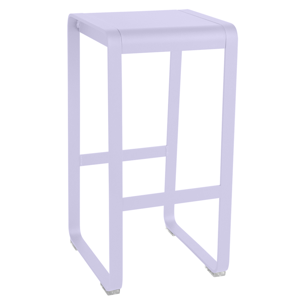 Un tabouret en plastique blanc au design moderne.