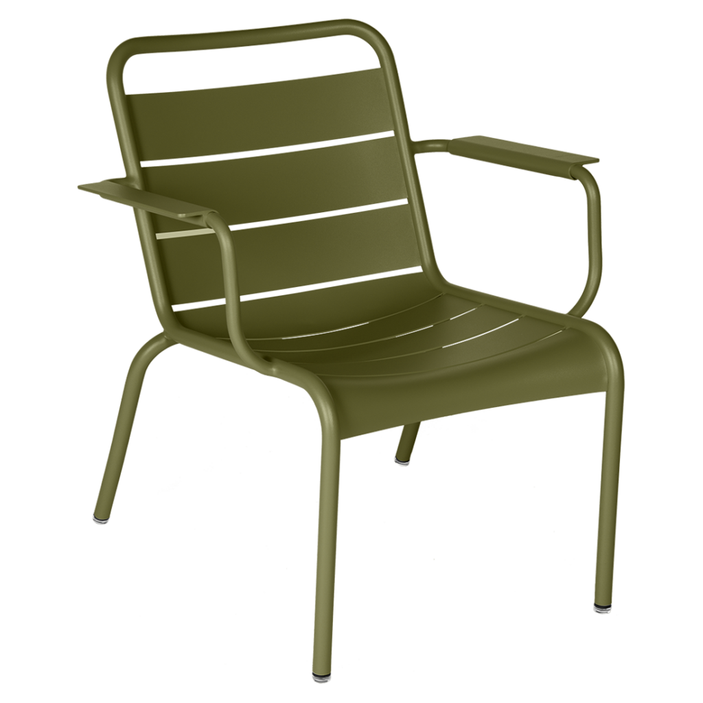 Une chaise longue Fauteuil vert olive.