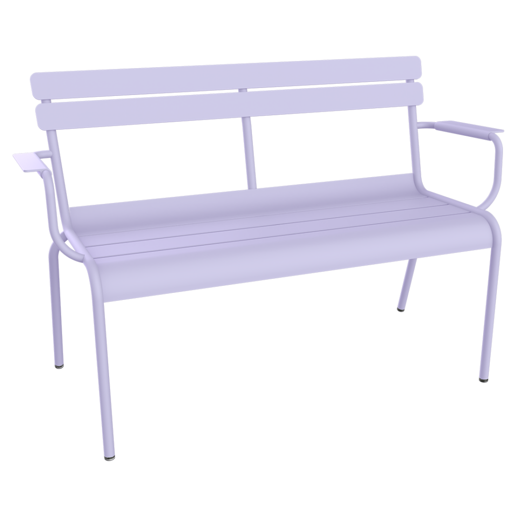 Un banc du Banc Luxembourg sur fond violet.