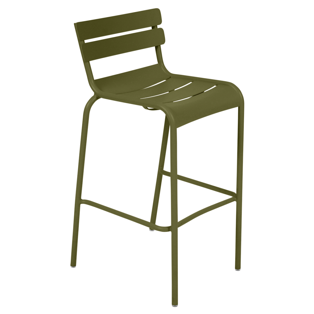 Un tabouret de bar en métal vert avec une assise en bois, rappelant Pain d'épices.