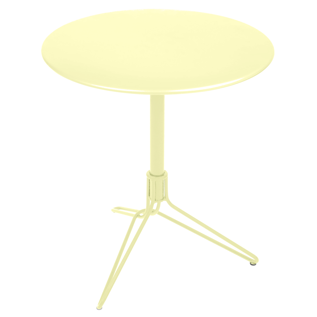 Un tabouret jaune clair à hauteur réglable avec une assise ronde et un piétement tripode, isolé sur fond blanc, orné d'un motif Fleur de Guéridon.