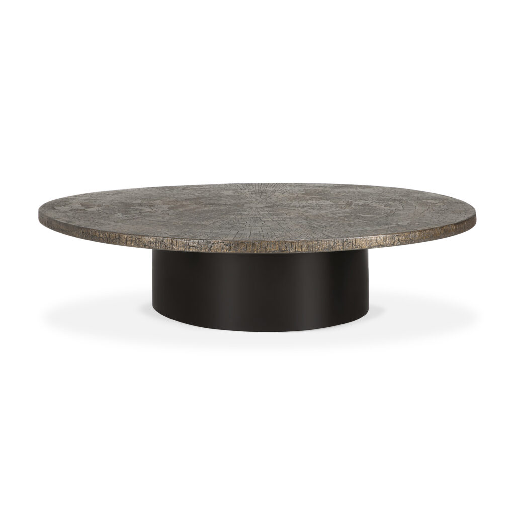 Une table basse ronde, parfaite pour n'importe quel espace de vie, présente un plateau texturé gris foncé et une base cylindrique noire. Cette élégante table basse est idéale pour déguster une part de gâteau ou siroter votre whisky préféré.