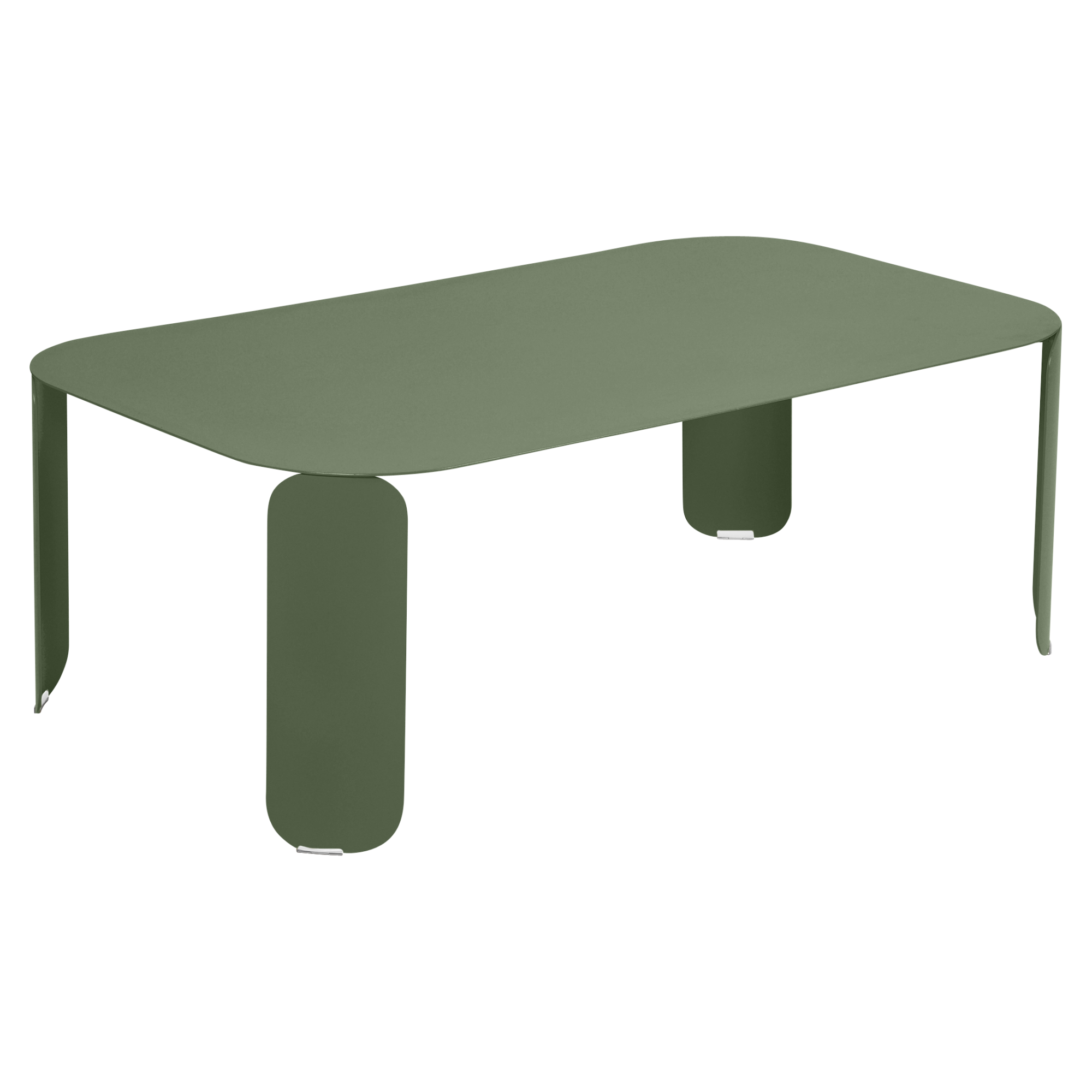 La table basse Bebop rectangulaire est une table rectangulaire minimaliste et moderne de couleur verte, dotée de coins arrondis et de trois pieds larges et plats.
