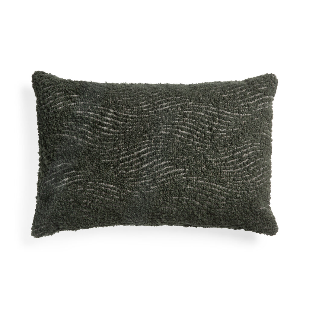 Coussin rectangulaire Wave gris foncé, présentant un motif ondulé texturé, mesurant 60x40x15.