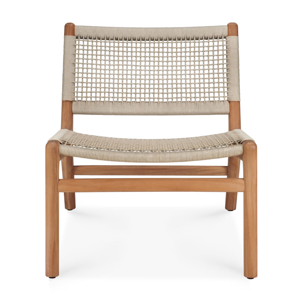 Découvrez la chaise longue d'extérieur Jack Woven, une merveille en bois dotée d'une assise et d'un dossier tissés. Parfait pour les espaces minimalistes, son design intemporel allie simplicité et élégance, ce qui en fait un ajout idéal à tout décor extérieur.