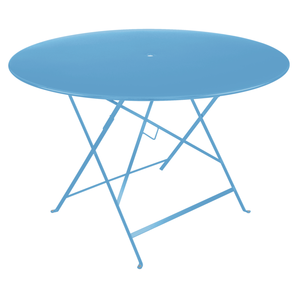 Une table pliante en métal Bleu Maya, d'inspiration bistrot, avec un cadre simple et léger.