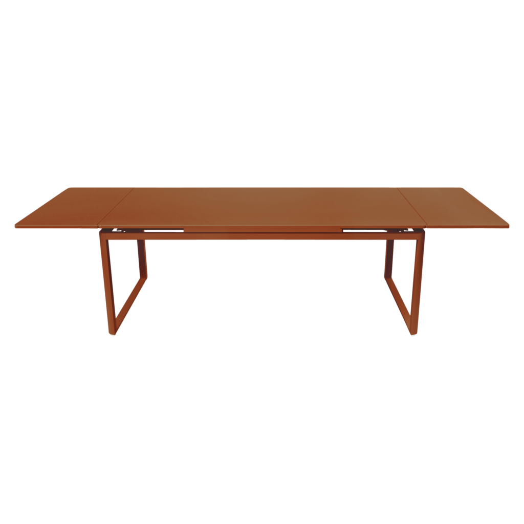 La longue table rectangulaire en bois Biarritz arbore un design minimaliste avec deux pieds, alliant harmonieusement style et fonctionnalité. Polyvalente, elle est extensible et idéale pour accueillir des rassemblements de toutes tailles.
