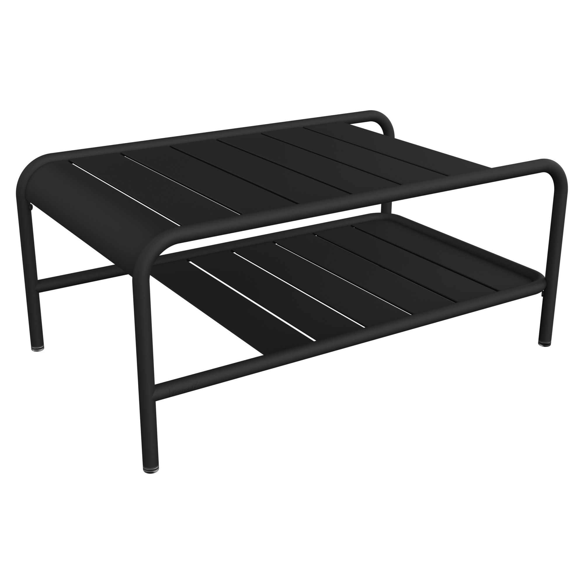 Une élégante table basse en métal noir avec deux niveaux à lattes et des bords arrondis, fabriquée par Lxmbrg dans une finition Carbone, présentée sur un fond noir.