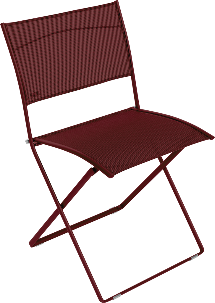 Chaise pliante Chaise Plein Air en métal marron avec un siège et un dossier en filet, présentée sur un fond uni.