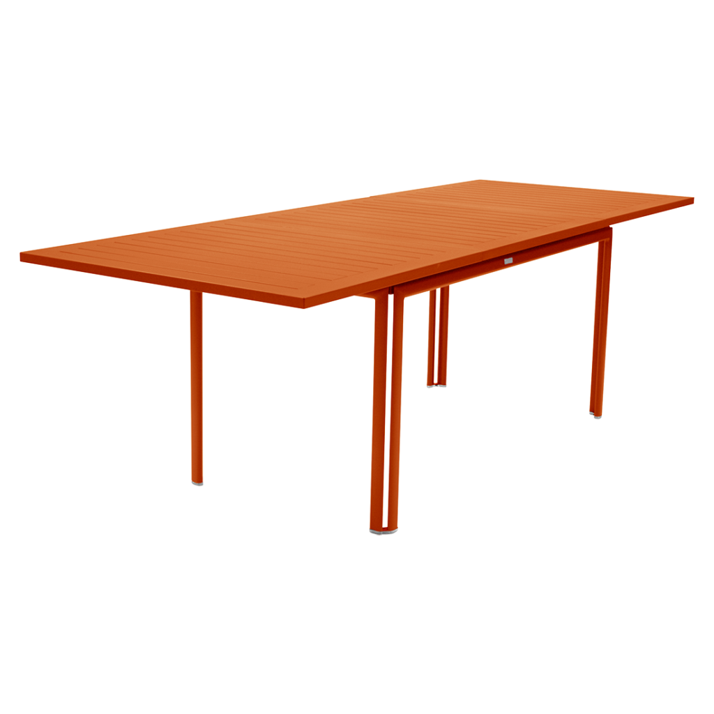 Table rectangulaire orange extensible à quatre pieds droits, présentée sur fond blanc.