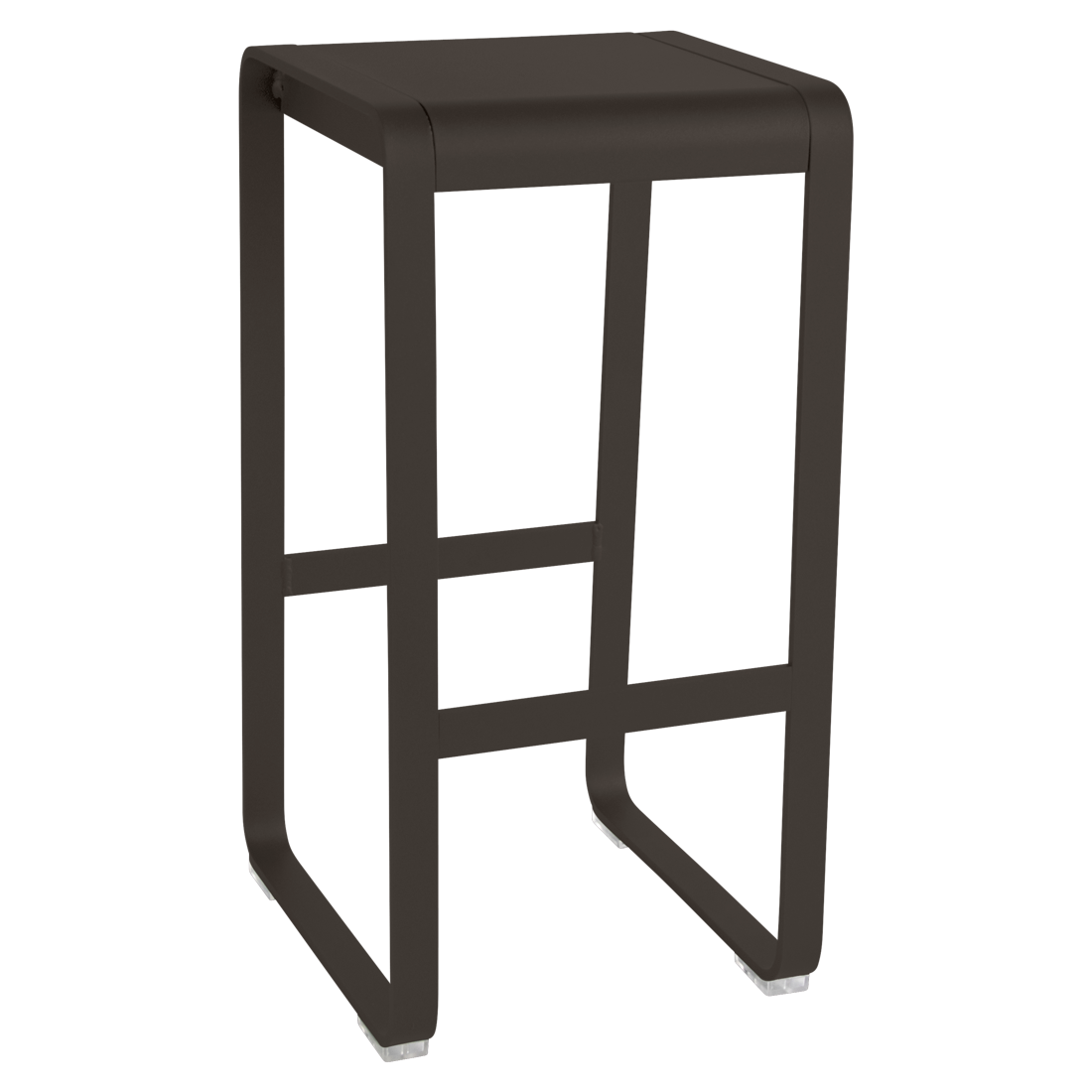 Un élégant tabouret de bar Bellevie noir, doté d'un siège plat, d'un cadre rectangulaire et d'un repose-pieds, se détache sur un fond violet clair.