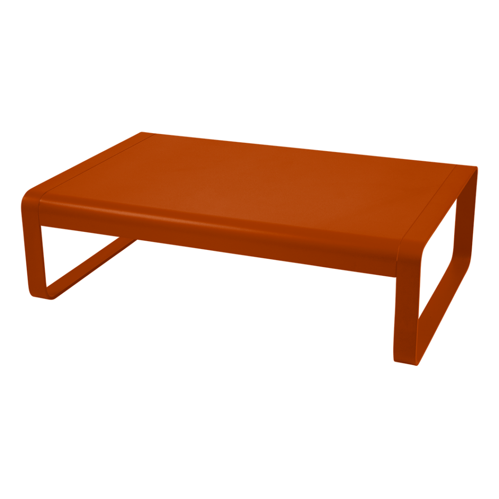 Un support de bureau ou une étagère rectangulaire en métal orange Bellevie avec un dessus plat et des côtés ouverts.