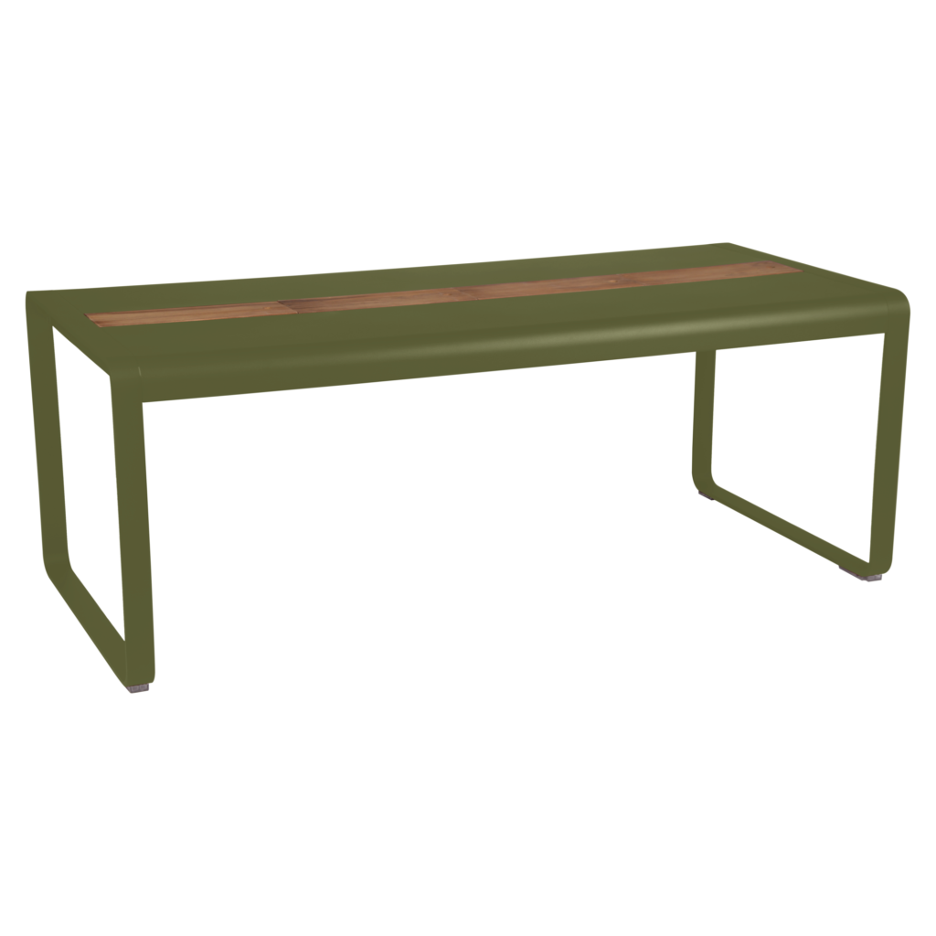 Un banc rectangulaire avec une structure en métal vert olive et un panneau d'assise en lattes de bois, parfait pour s'associer à la table Bellevie, vue sous un angle.