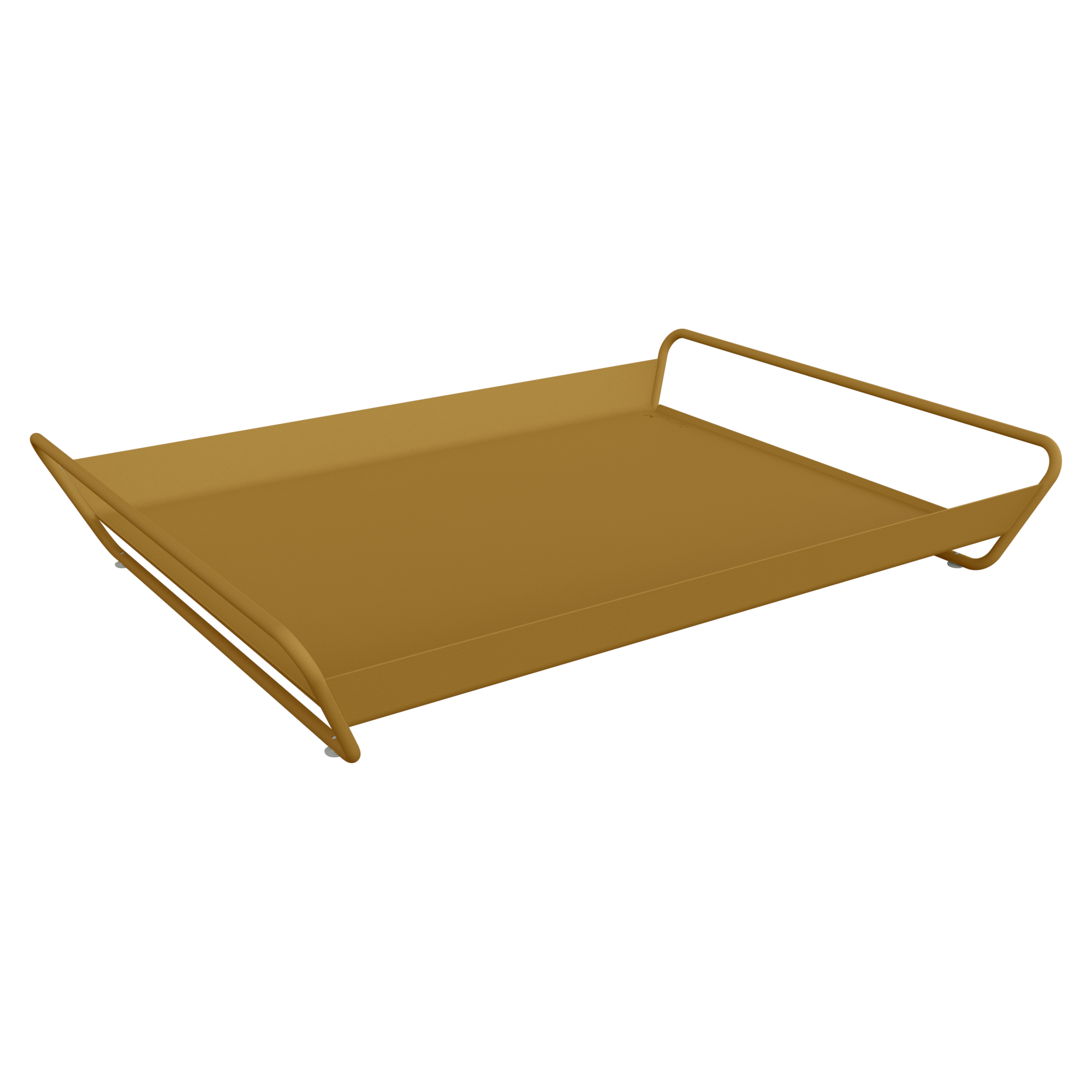 Plateau Alto rectangulaire, plat, marron, finition miel mesurant 53 x 38 cm, doté de poignées surélevées sur les côtés opposés et posé sur un fond noir.