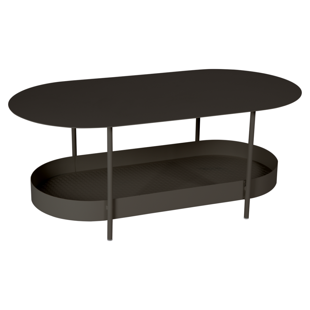 Une table basse noire moderne de forme ovale avec une étagère inférieure, quatre pieds verticaux et une finition mate, sur un fond Bleu Maya violet clair.