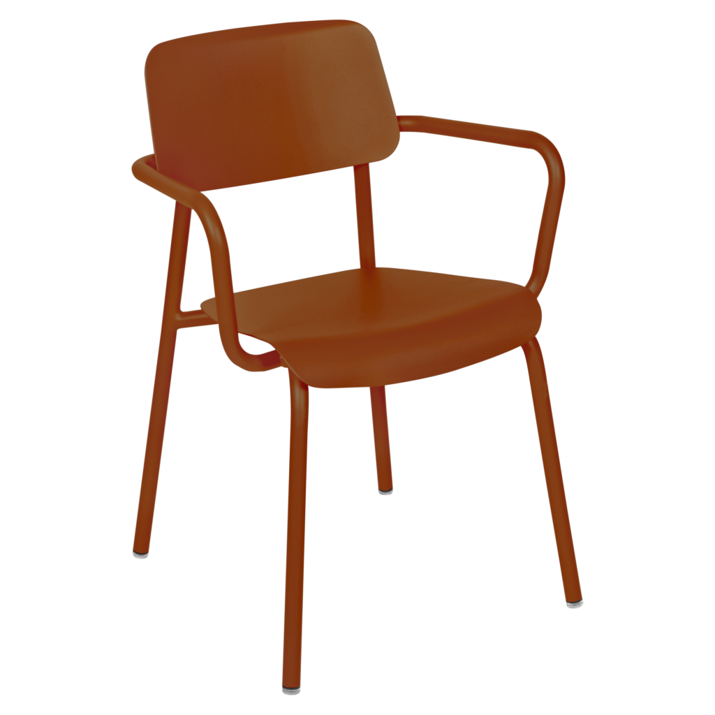 Une chaise moderne avec une structure et des accoudoirs en métal couleur rouille, inspirée du design Bridge Studie, avec un dossier légèrement incurvé et une assise en revêtement Bleu Maya.