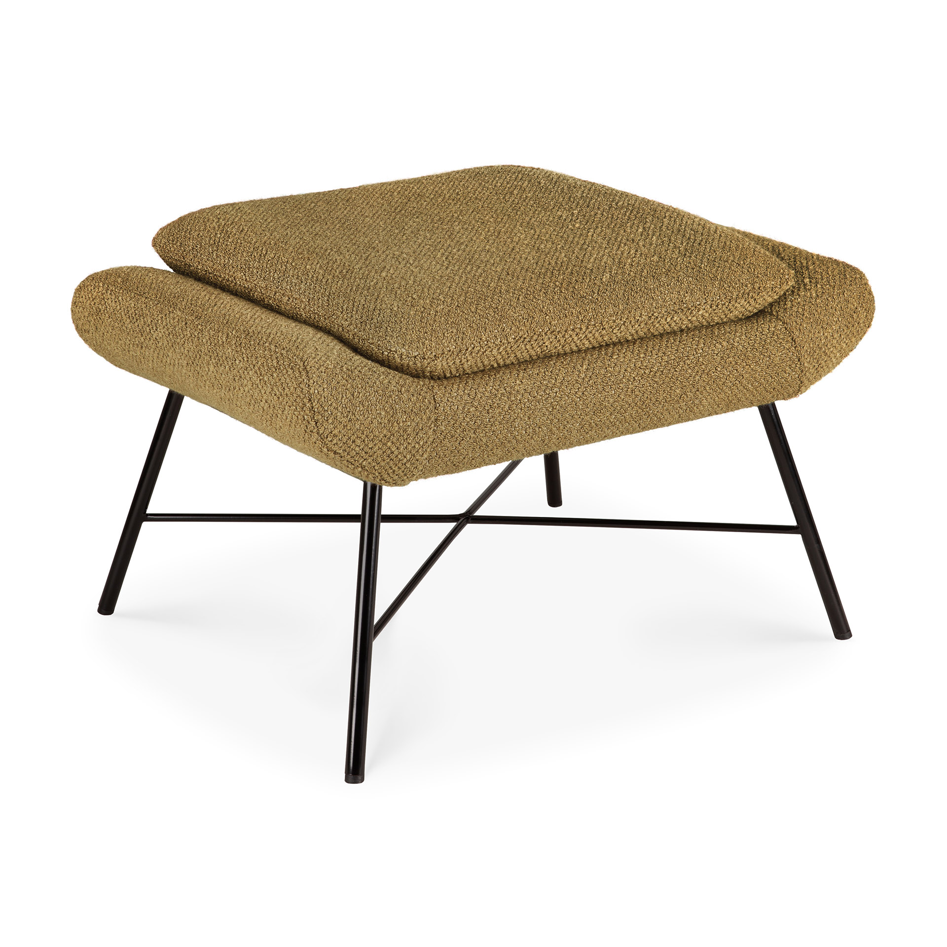 Un repose-pieds carré tapissé vert olive avec un dessus coussiné et des pieds en métal noir apporte une élégance inspirée de Barrow à n'importe quel espace.