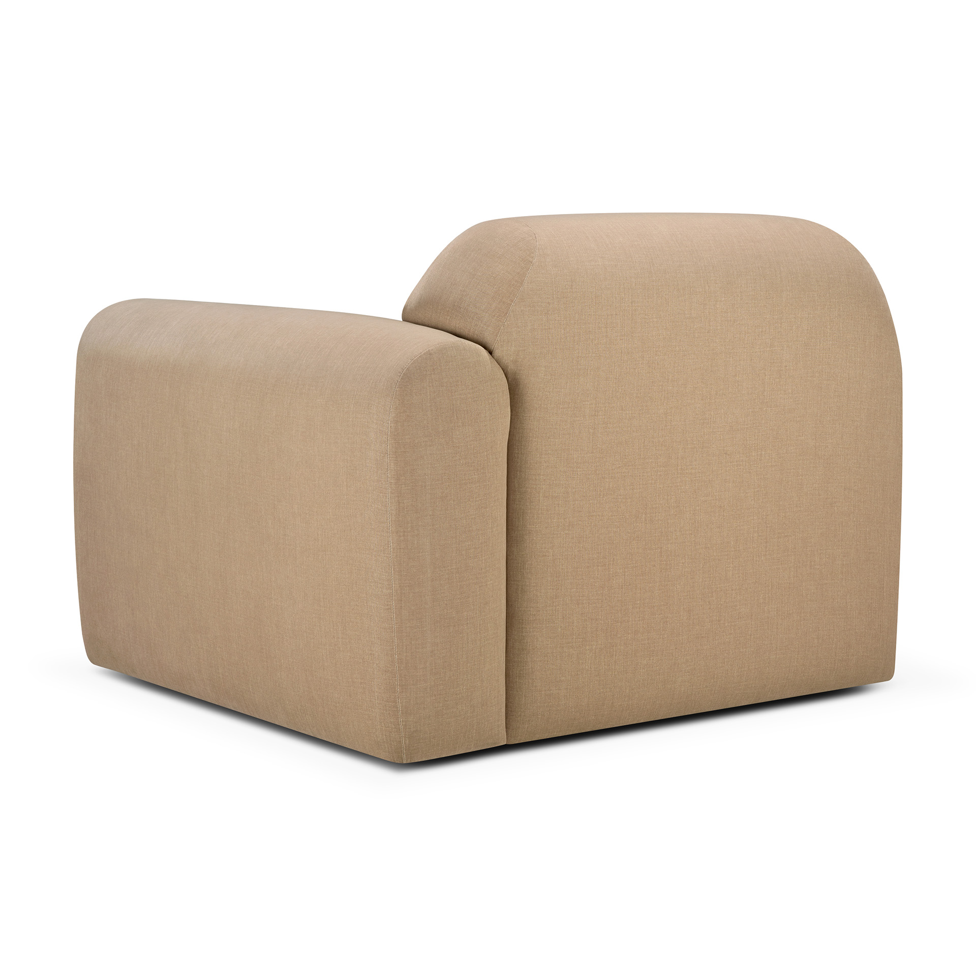 Une chaise moderne, volumineuse et sans accoudoirs, rembourrée de couleur beige, avec un design carré et des bords arrondis, présentée sous un angle latéral arrière sur un fond blanc.