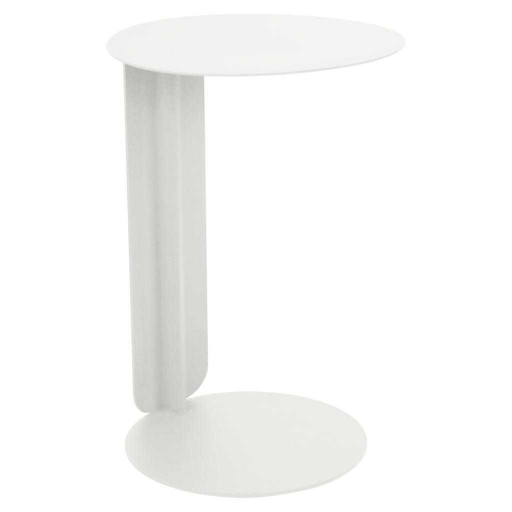 Une petite table moderne blanche déportée avec un plateau et une base circulaires reliés par un support vertical plat sur un côté, parfaite pour ajouter une touche Bebop contemporaine à n'importe quel espace.