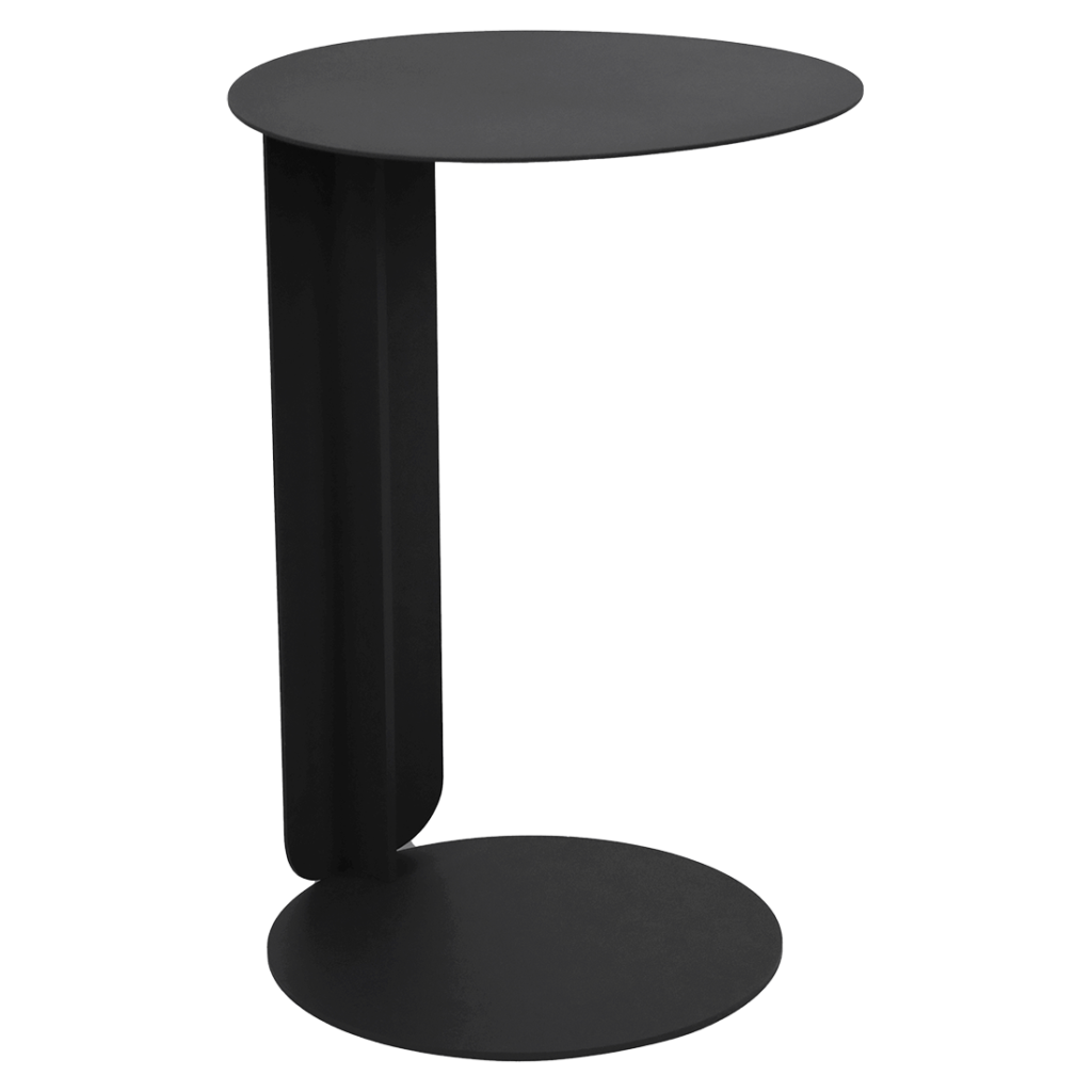 Petite table moderne Bebop en métal noir avec un plateau et une base ronds, reliés par un seul panneau vertical déporté d'un côté pour un look élégant et asymétrique.