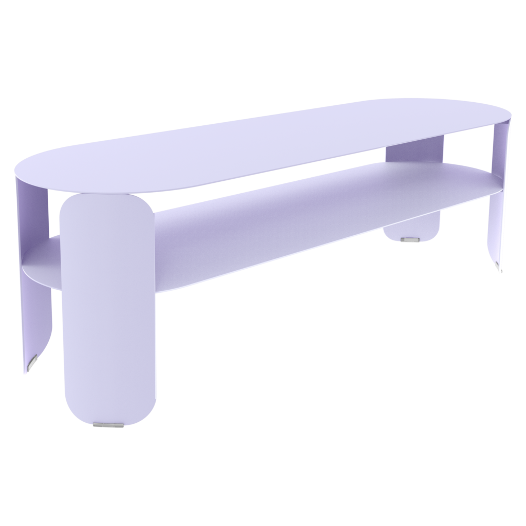 Console basse moderne Bebop en violet clair, cette table métallique de forme ovale est dotée de pieds arrondis, d'une étagère inférieure et d'un design épuré et contemporain.