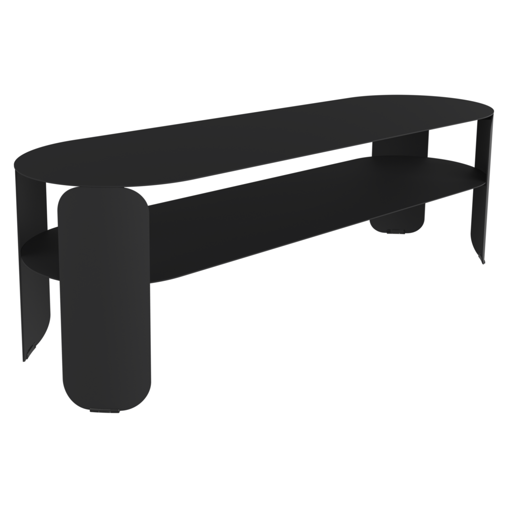Table basse en métal Bebop, noire et moderne, de forme ovale, avec des pieds arrondis et une étagère inférieure ouverte, isolée sur un fond noir.