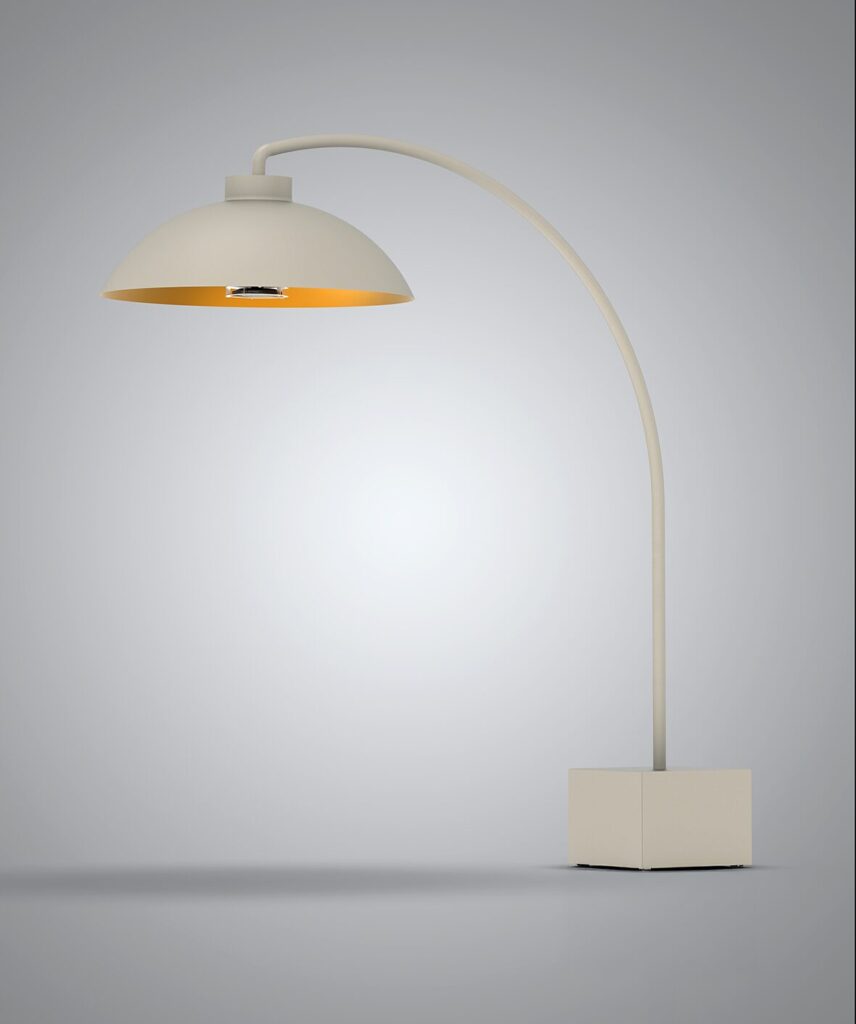 Un lampadaire moderne DOME FS blanc avec un large abat-jour en forme de dôme de couleur neige et une base carrée se détache élégamment sur un fond gris uni.