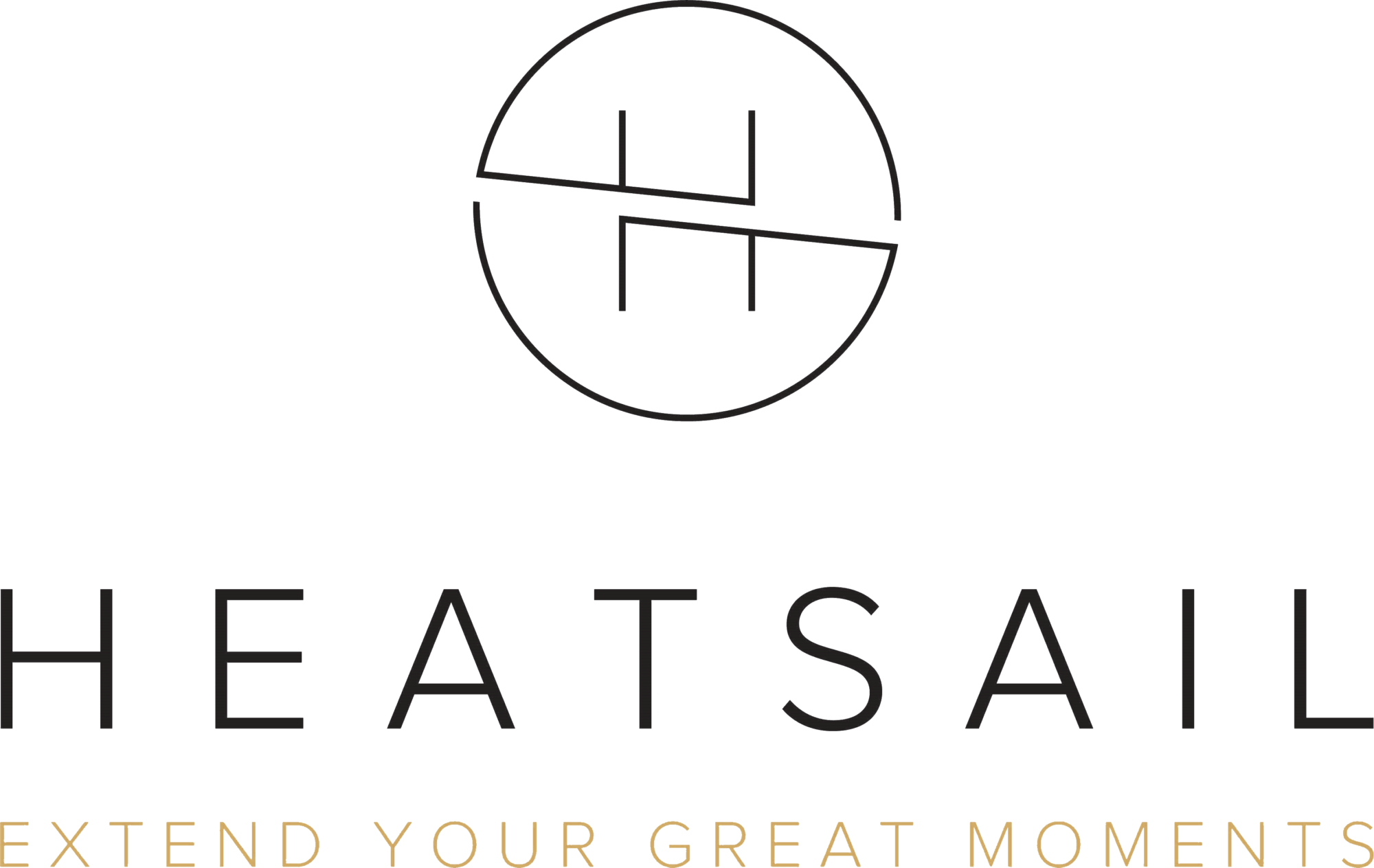 Logo HEATSAIL avec un "H" stylisé à l'intérieur d'un cercle au-dessus du texte "HEATSAIL" et le slogan "EXTEND YOUR GREAT MOMENTS" en dessous en lettres dorées.