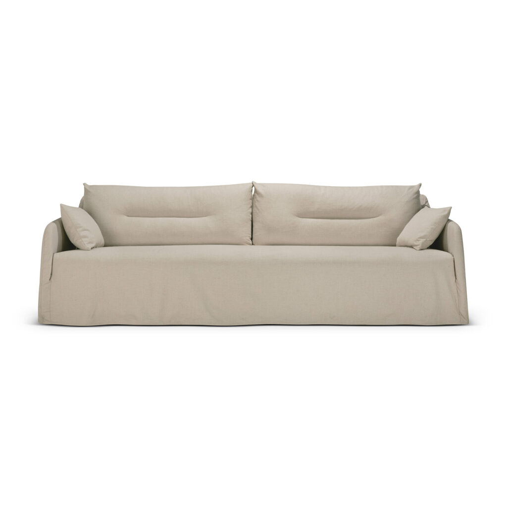 Ce canapé trois places Weave beige est doté de deux coussins de dossier, de deux coussins latéraux et d'une base à jupe. Son design moderne et épuré en fait une pièce de choix pour tout salon contemporain.