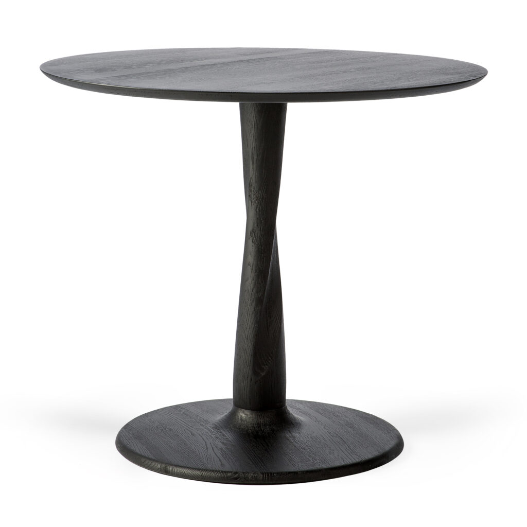 Table ronde en bois chêne teinté noir 90x90 avec un socle central unique et une finition lisse, isolée sur fond blanc.